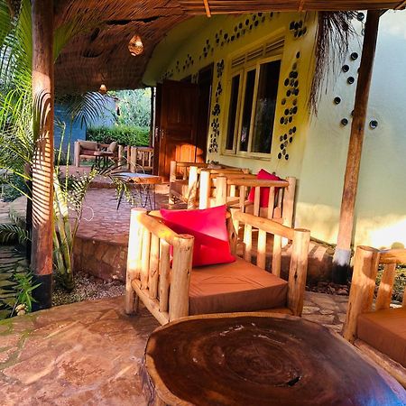 Afro Smile Hotel & Guest House 金贾 外观 照片