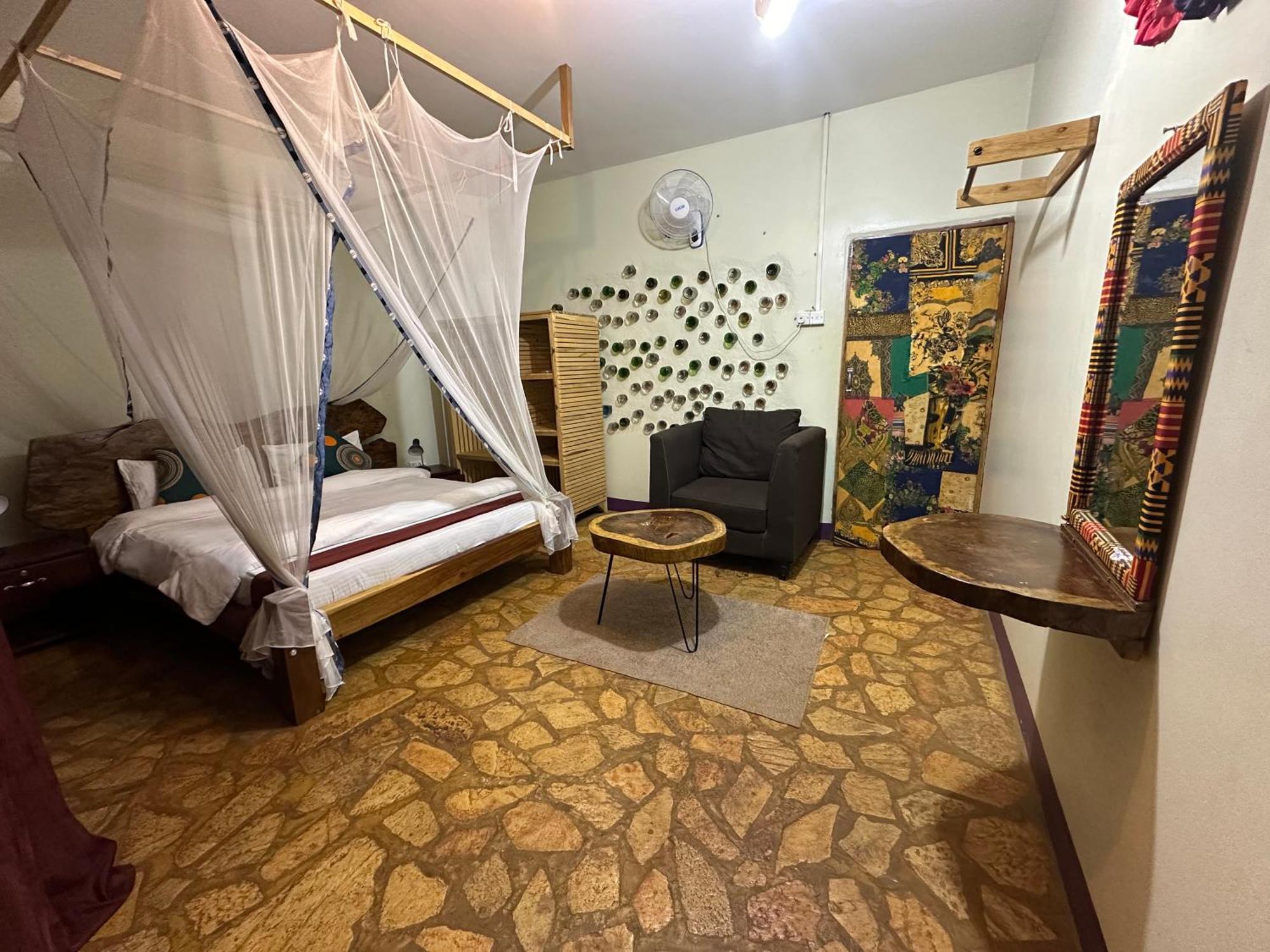 Afro Smile Hotel & Guest House 金贾 外观 照片