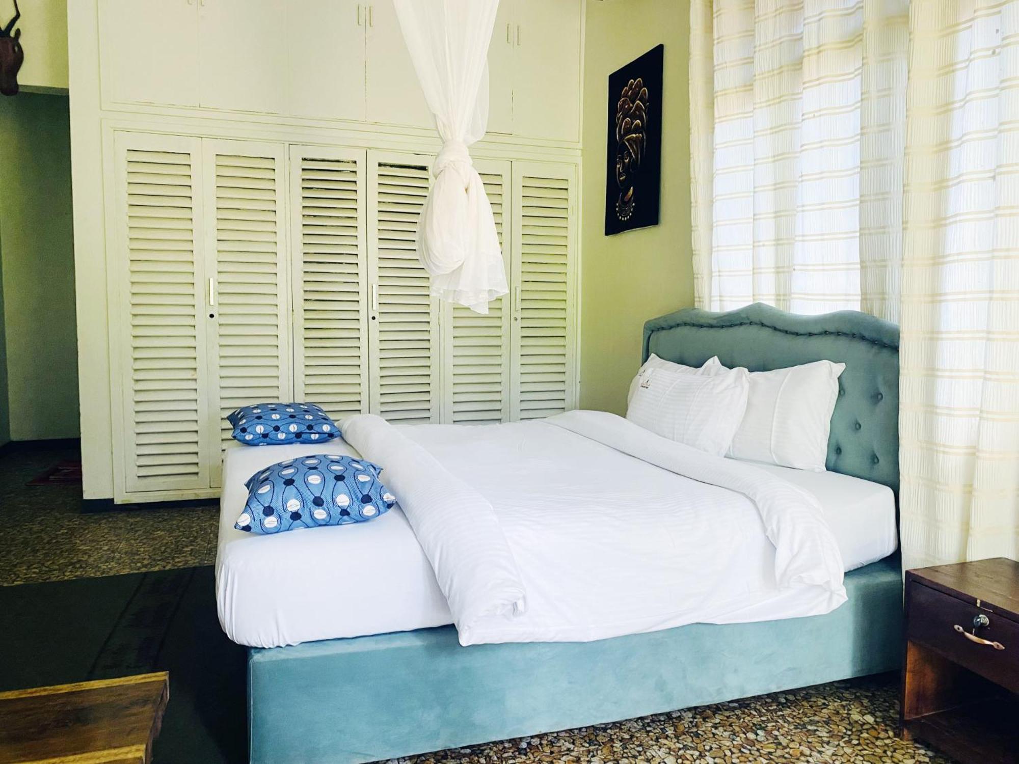 Afro Smile Hotel & Guest House 金贾 外观 照片