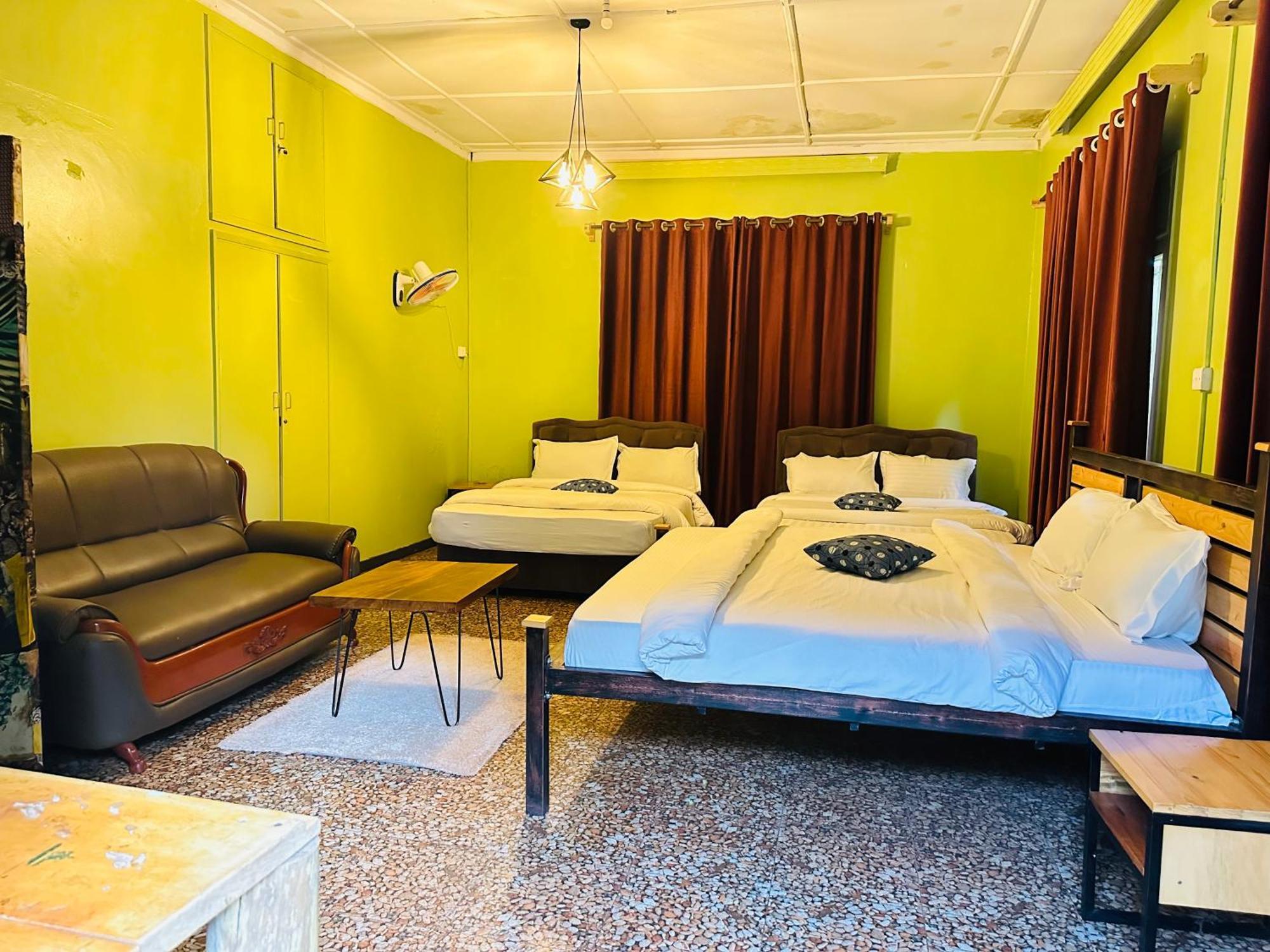 Afro Smile Hotel & Guest House 金贾 外观 照片