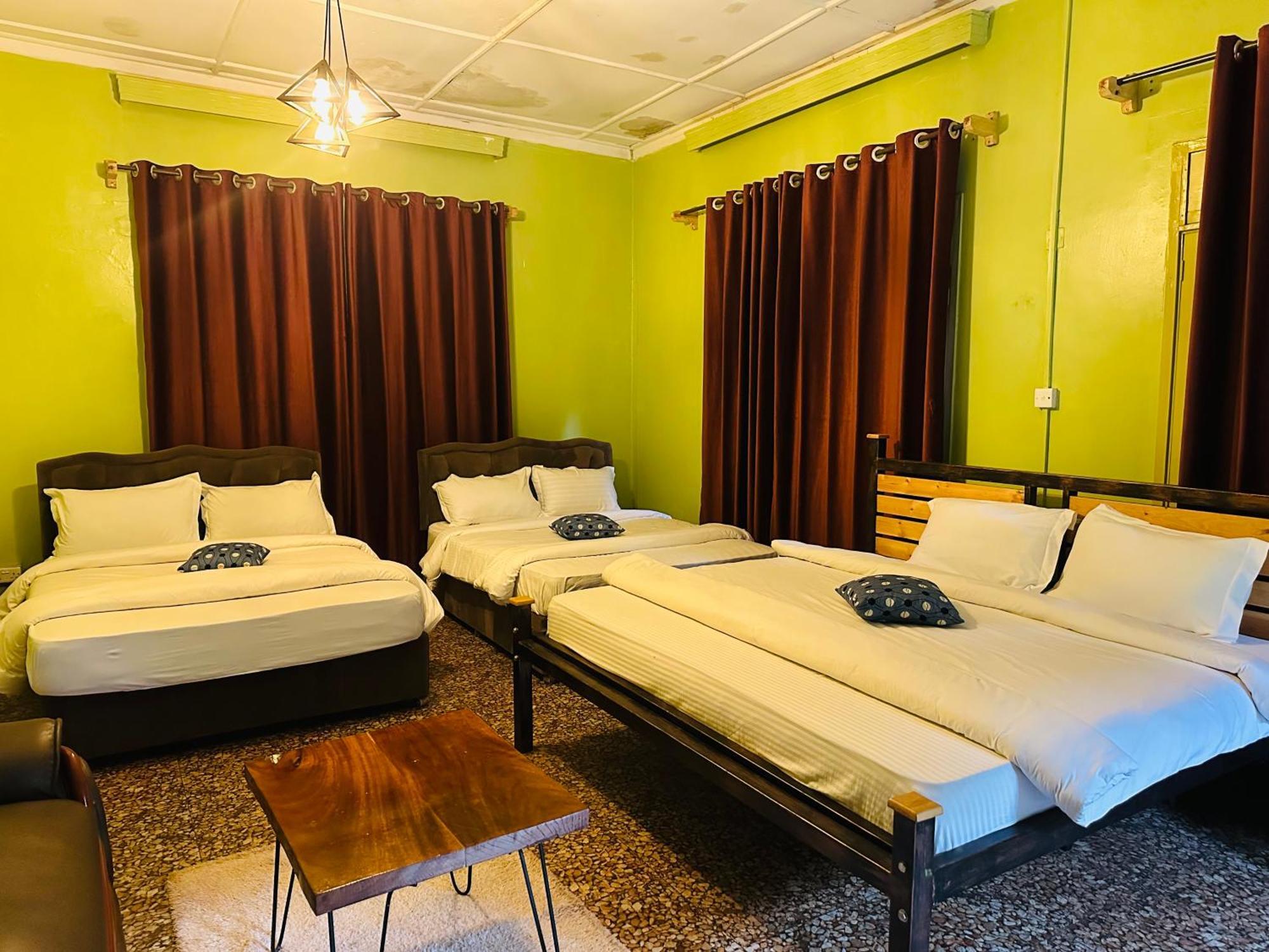 Afro Smile Hotel & Guest House 金贾 外观 照片